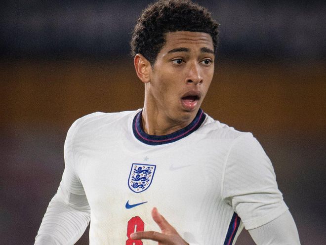 伤愈复出那一刻全场起立鼓掌