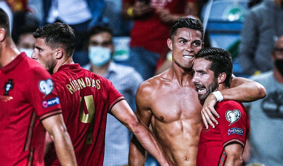 TA：利物浦目前看起来非常混乱，他们的卫冕梦想已支离破碎