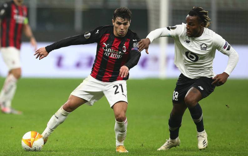 罗马诺：曼联并未与巴萨就费尔明展开谈判，球员只专注巴萨