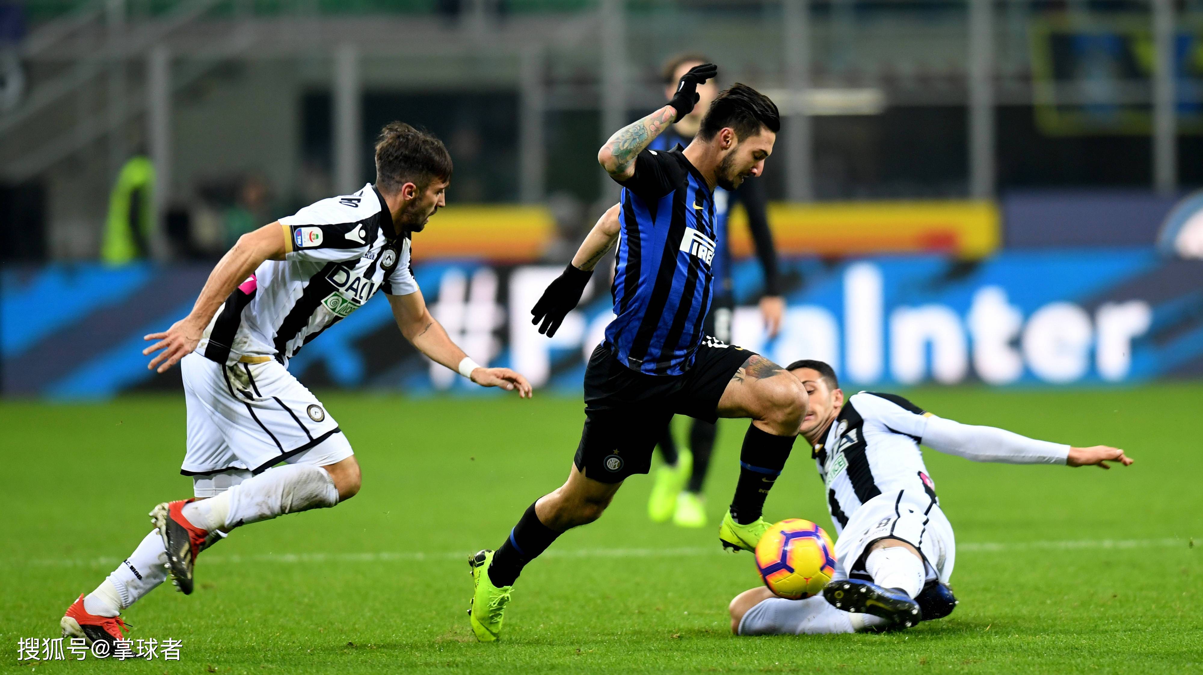 阿森纳以2-0击败布伦特福德，扩大领先优势，巩固争冠地位。