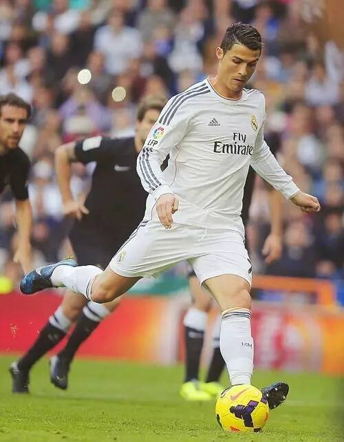 英超战报：福登传射，迪亚斯世界波，曼城3-0十人桑德兰