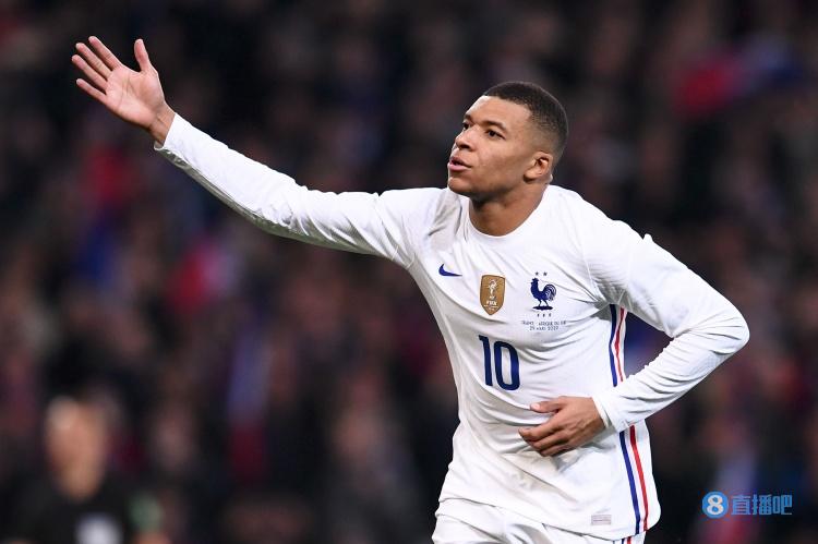 打破小贝纪录，布鲁日前锋福布斯是欧冠对巴萨传射最年轻球员